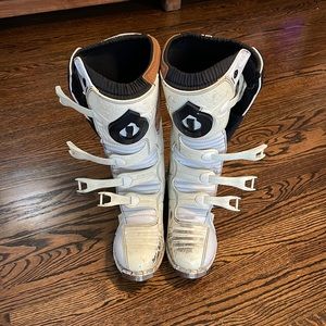 sixsixone motocross boots size 13